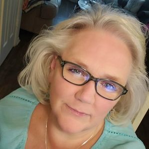 Meet your Posher, Deborah